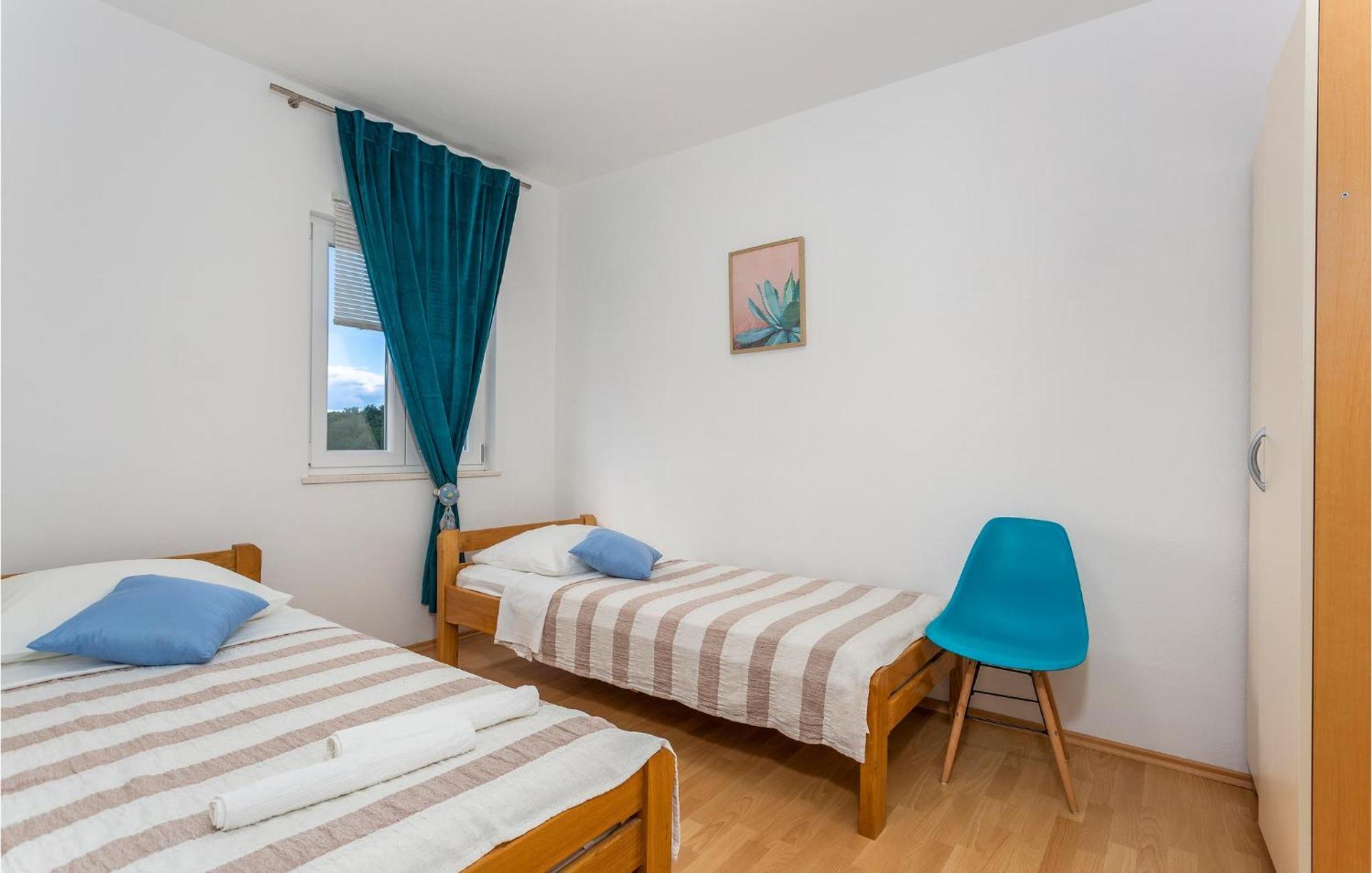 2 Bedroom Beautiful Apartment In Pinezici Exterior photo
