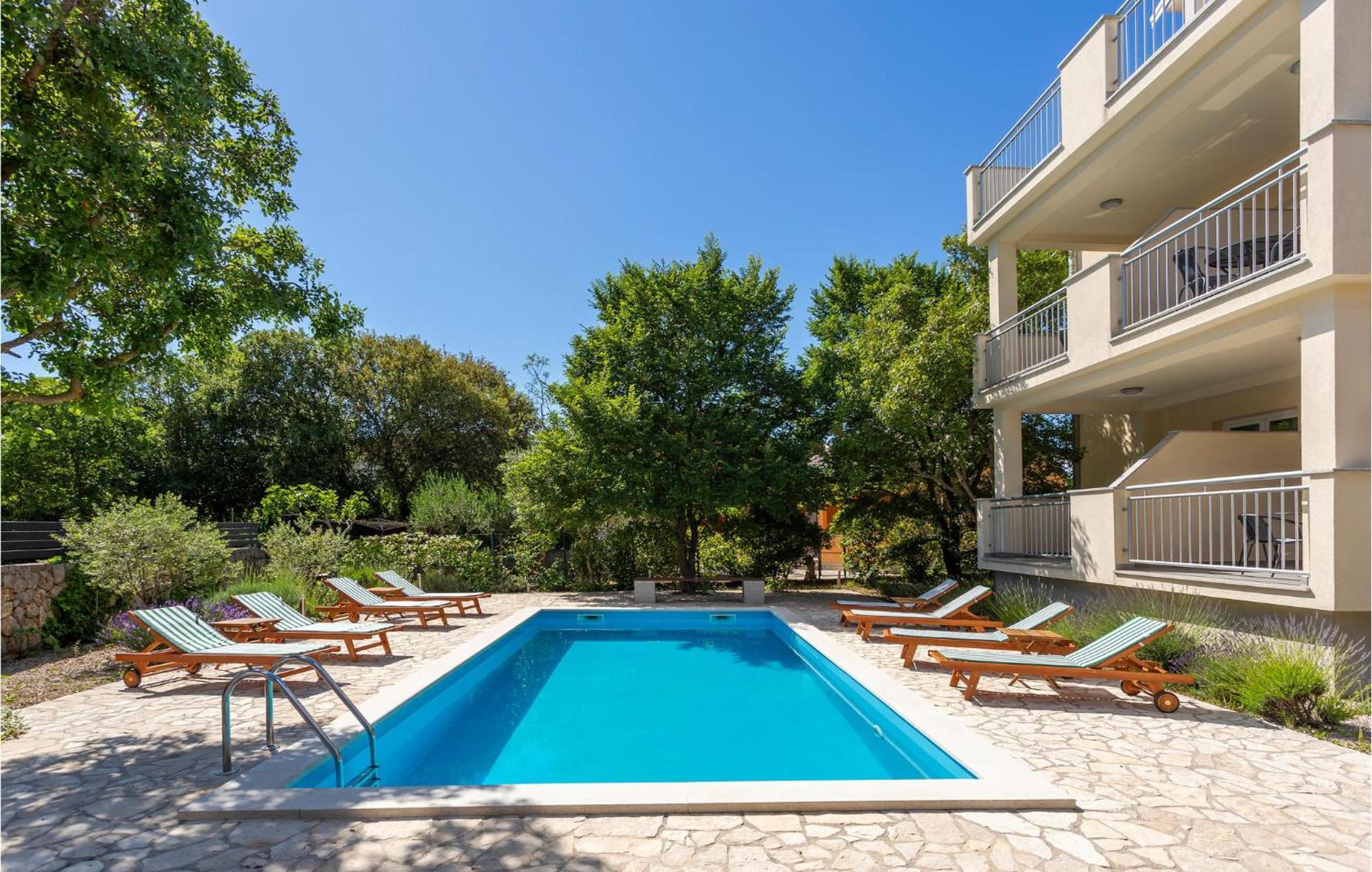 2 Bedroom Beautiful Apartment In Pinezici Exterior photo