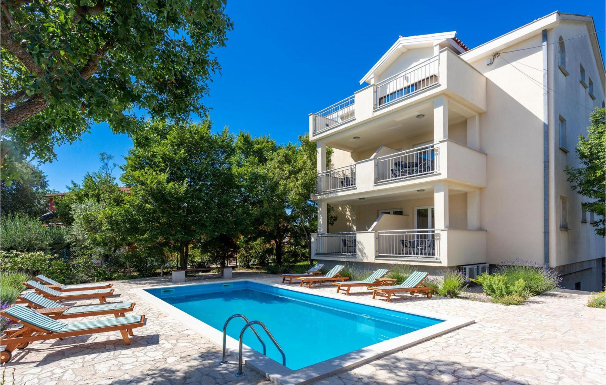 2 Bedroom Beautiful Apartment In Pinezici Exterior photo